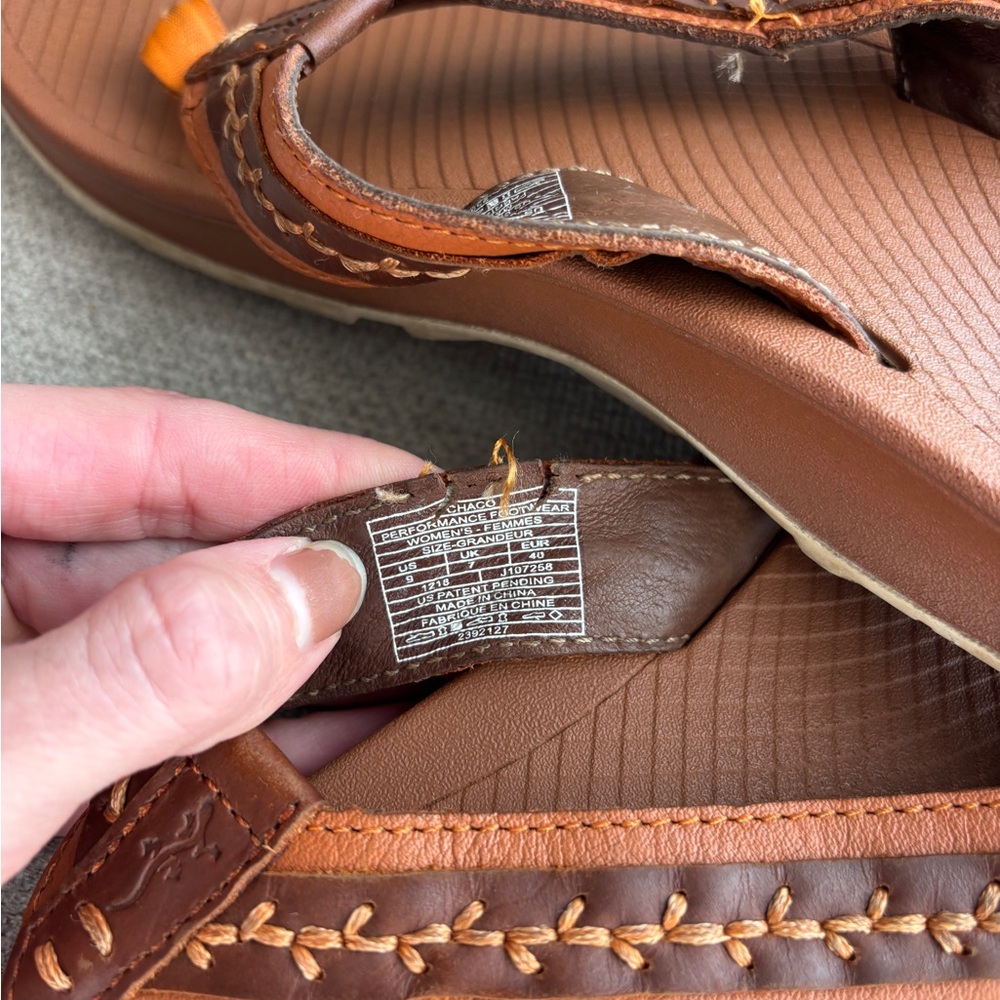 Chaco Brown Leather Strap Flip Flop Women’s Sandals Size 9 - Picture 4 of 6